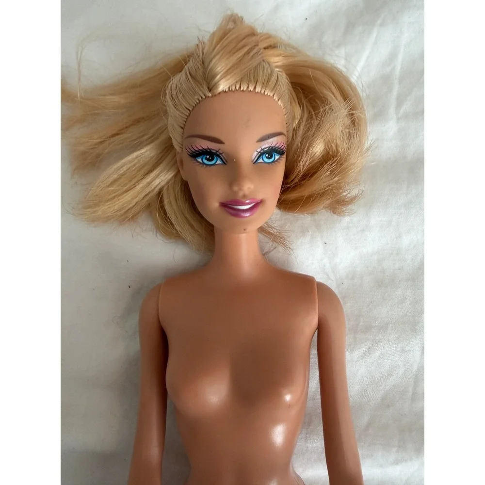 Mattel Barbie Doll 2009 Body Purple Shimmer Dress Pink Faux Fur Trim Blonde Blue